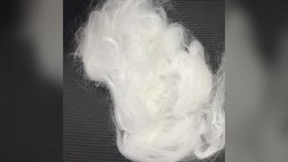 90D*102MM 모조 모헤어 요소 섬유, 겨울 뜨개질을 하는 털실을 위한 높은 광택 부피가 큰 섬유