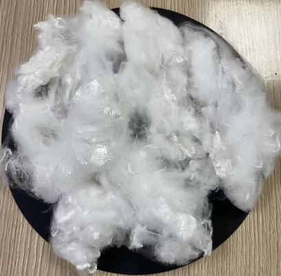 좋은 가격 난연 매트리스용 양이온 염색 폴리에스터 스테이플 섬유 1.56D 51mm 온라인으로